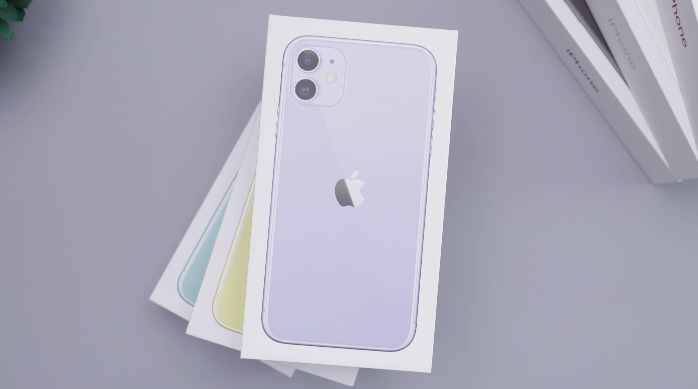 White iPhone 11 Unboxing and First Impressions! — DarGadgetZ